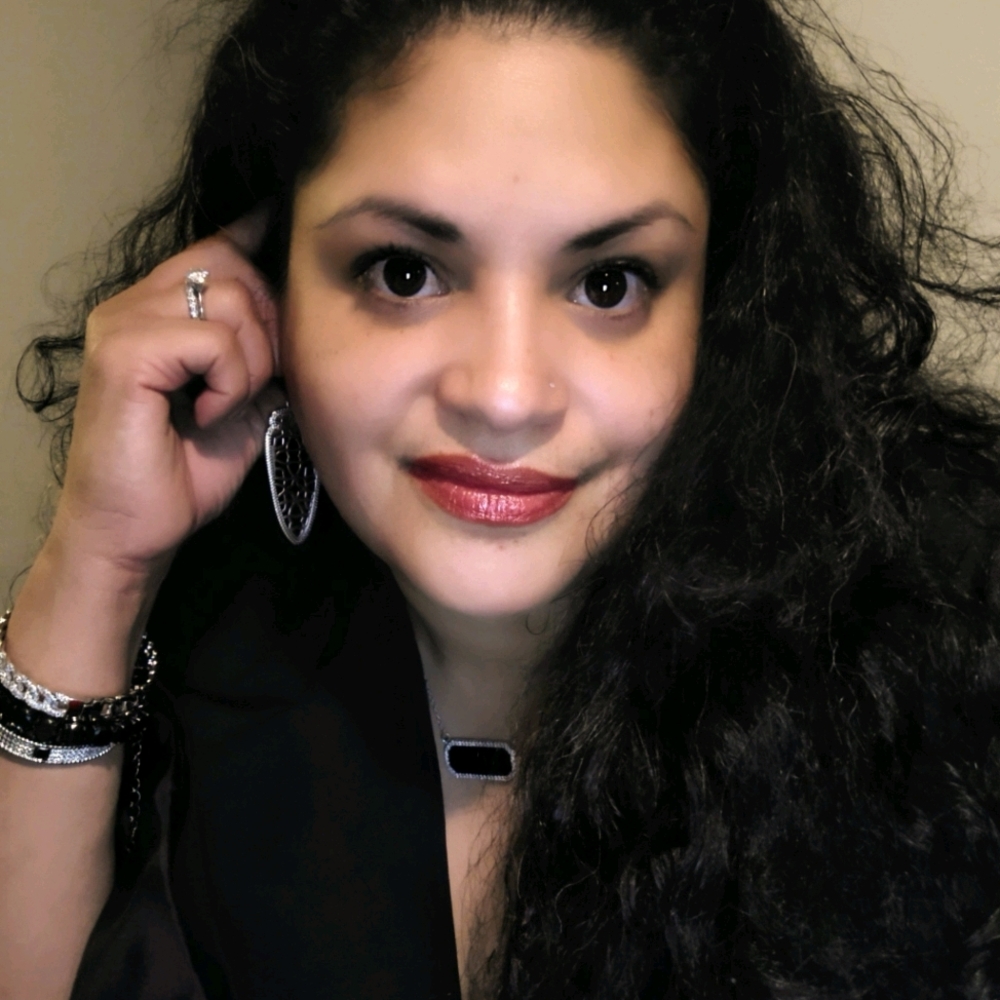 Meet your Posher, Noraliz